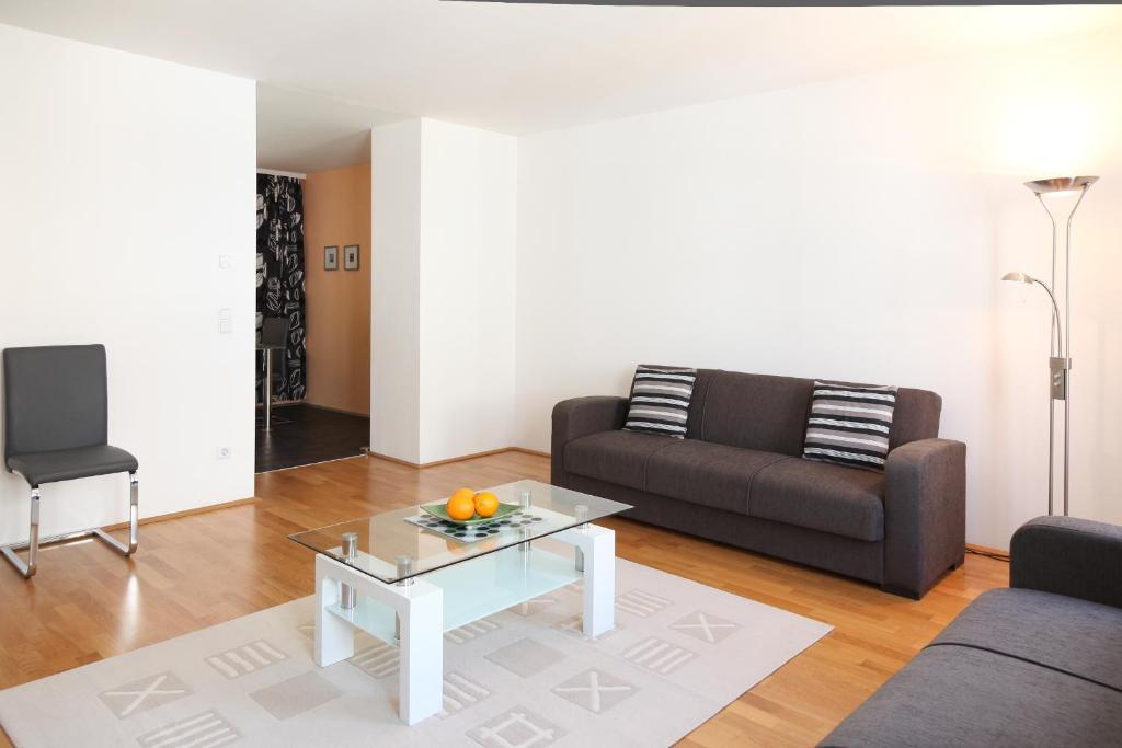 3 Rooms Sunny Apartments-Schoenbrunn, 100M2 With Balcony Vienna Bilik gambar